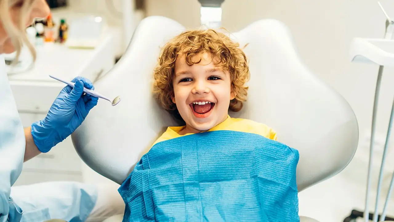 Por qué deberías visitar al dentista al menos una vez al año